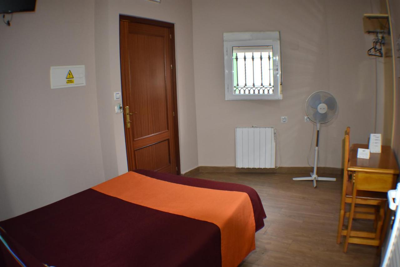 Hostal Alamare Севилья Экстерьер фото