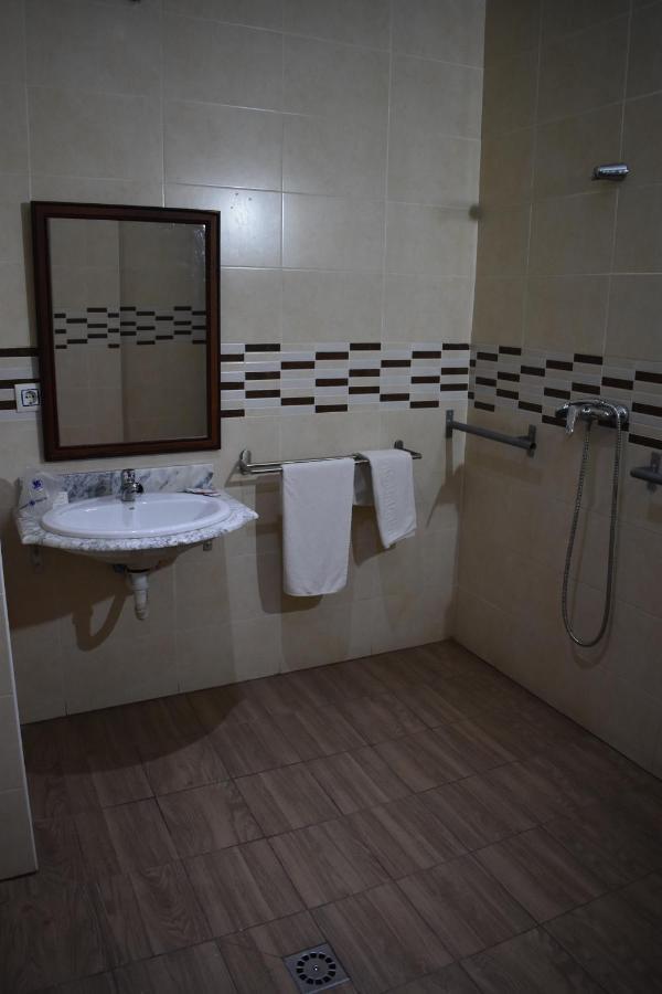 Hostal Alamare Севилья Экстерьер фото