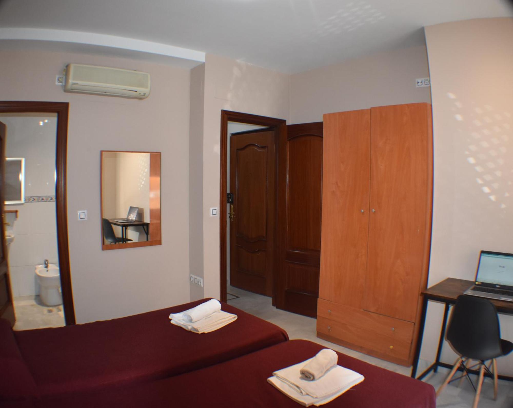 Hostal Alamare Севилья Экстерьер фото